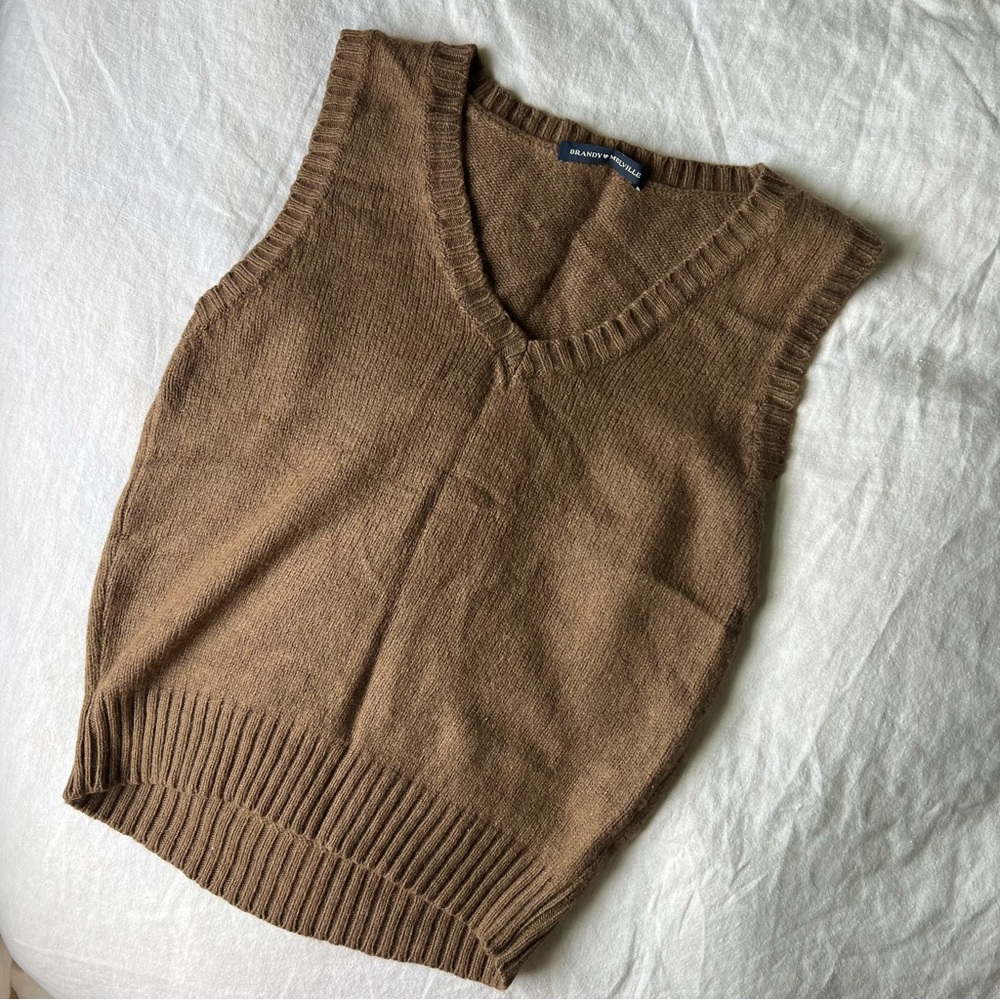 PRICE DROP 〰️ Brandy Melville Mia Cashmere Vest